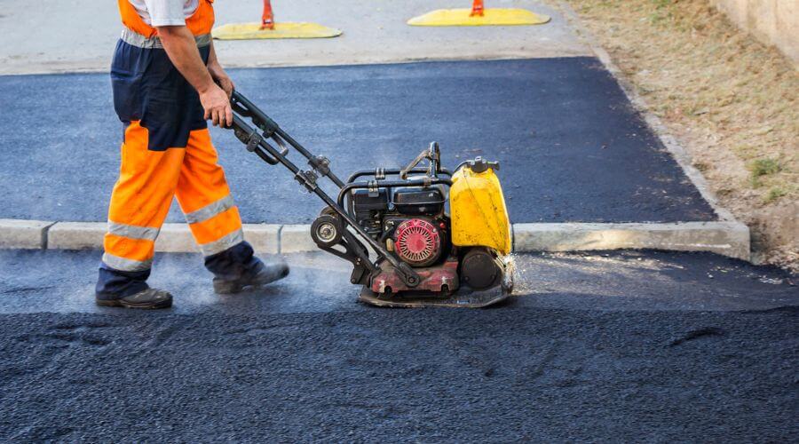 Professional gutter cleaning in Zuni, VA